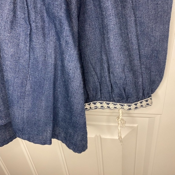 Zara trafaluc denim/blue blouse with floral embroidery - Picture 7 of 8